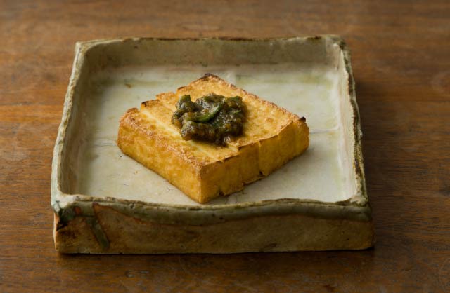 厚揚げのごぼうと紫蘇の南蛮味噌のせ