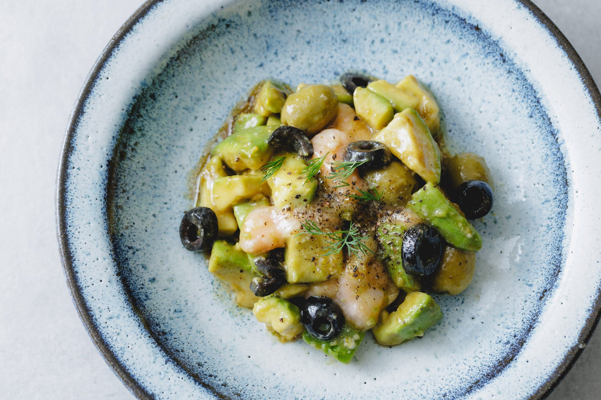 塩麹漬けサーモンのわさび醤油アボカド和え