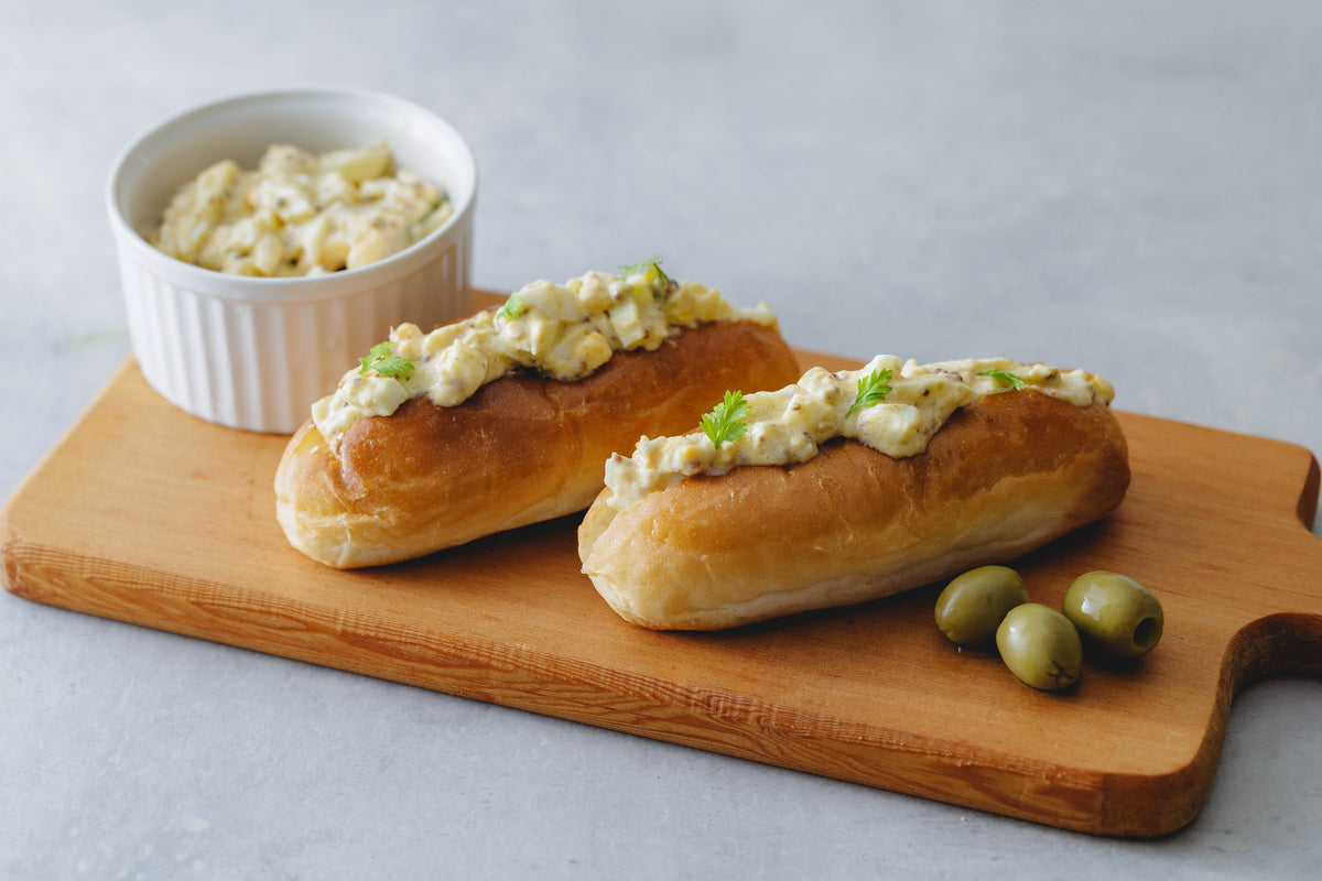 ゆで卵リエットのロールパンサンド