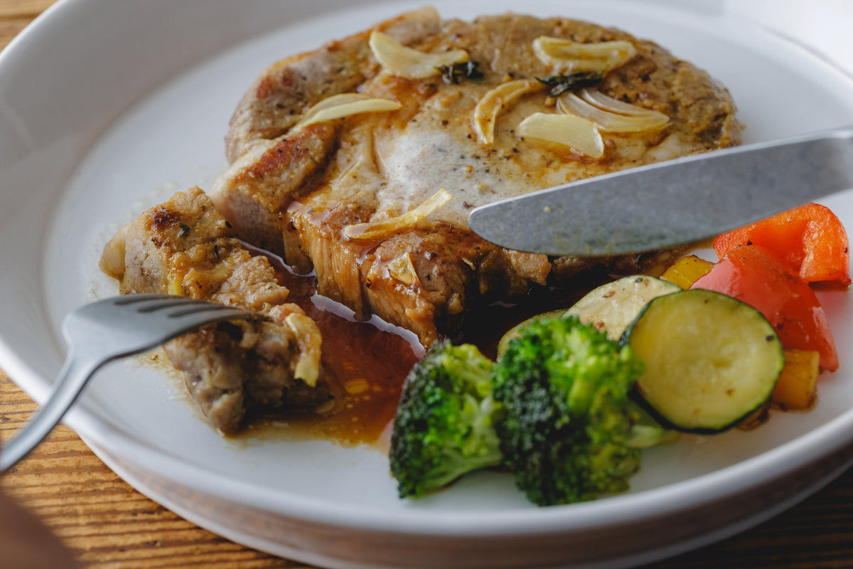 パイナップルドレッシングの酵素漬けポークステーキ