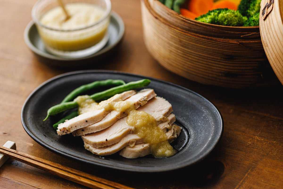 蒸し鶏と季節野菜の柚子胡椒ダレ添え