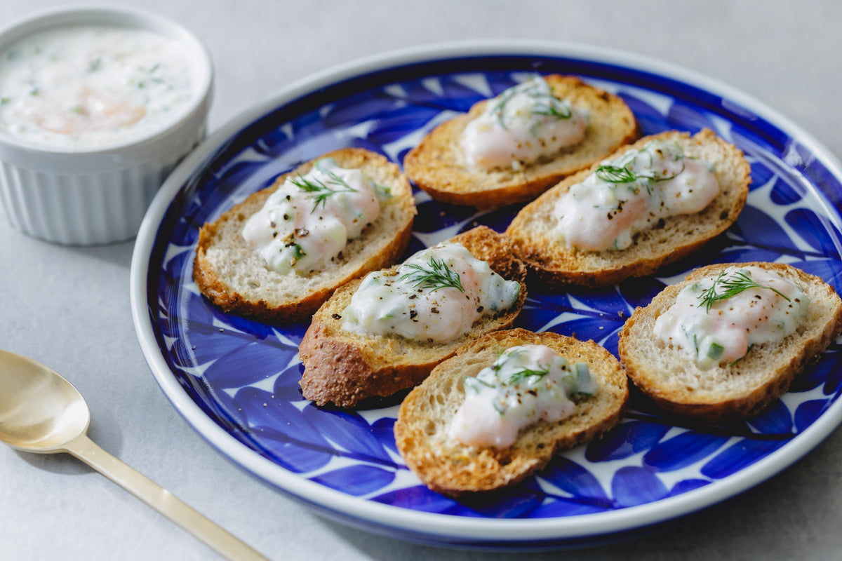塩麹サーモンとヨーグルトの北欧風カナッペ
